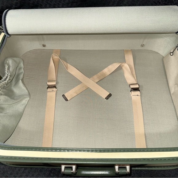 Vintage Grasshopper Suitcase Cream and Green Classic Soft Sided Stiff Frame MCM - Picture 9 of 16